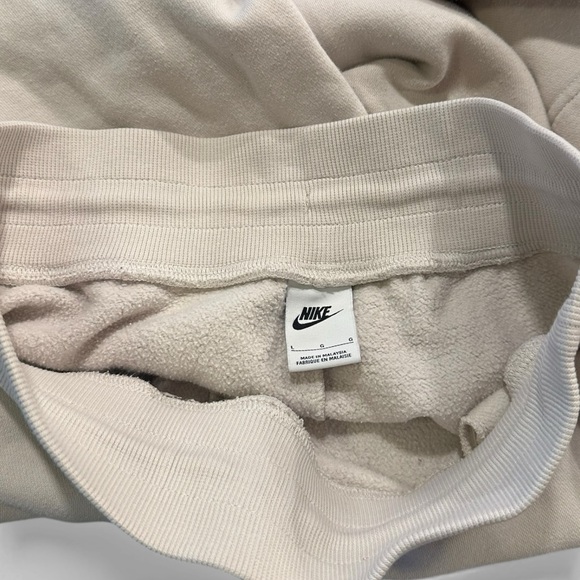 Nike Women’s Cream High Waisted Wide Leg Sweatpants Large - Picture 6 of 7